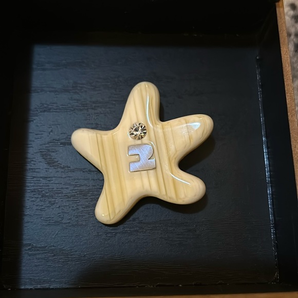 Tagi Star Shape Yellow Single Piece Hairclip - Picture 2 of 5